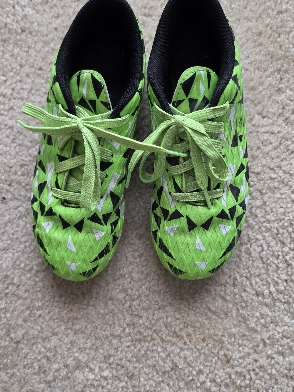 Dream Pairs Neon Green and Black Kids Sneakers